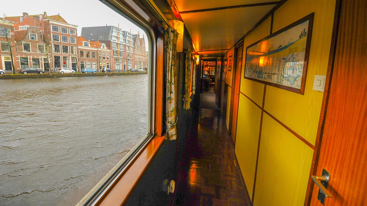 luxe barge inside