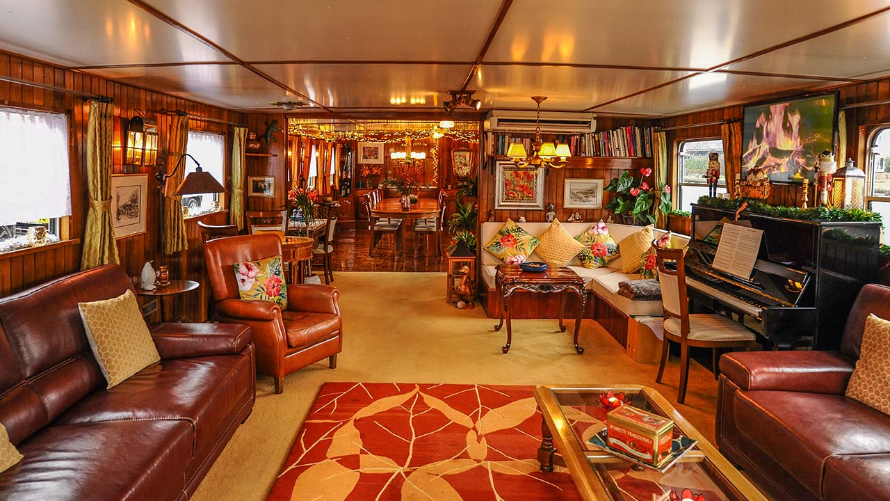 Luxe barge inside
